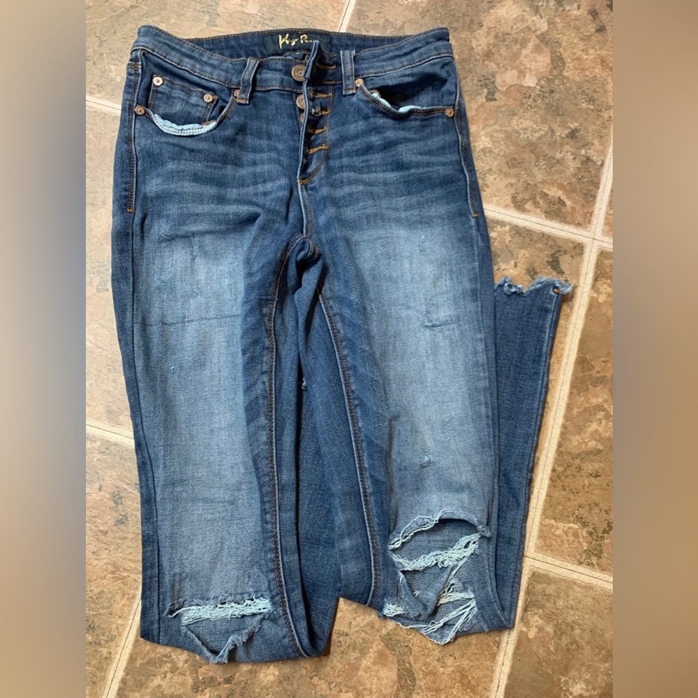 Indigo rein ripped jeans